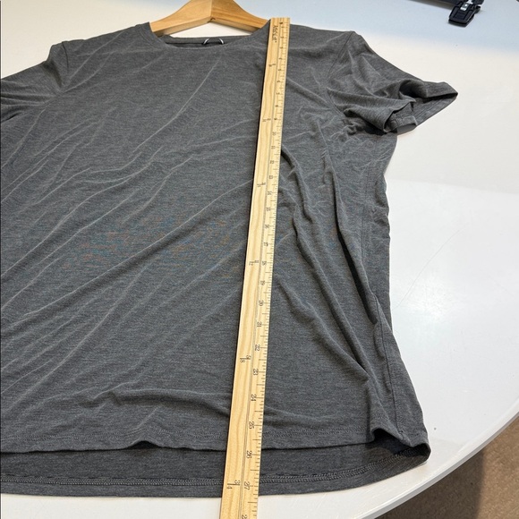 Kit and Ace Gray T-Shirt Size Medium - Picture 4 of 4